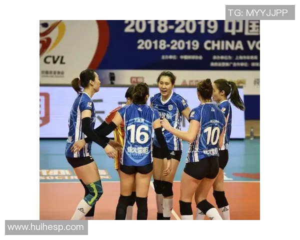 中国女排迎战荷兰队全力以赴力争胜利展现团队精神与竞技风采 中国女排迎战荷兰队全力以赴力争胜利展现团队精神与竞技风采